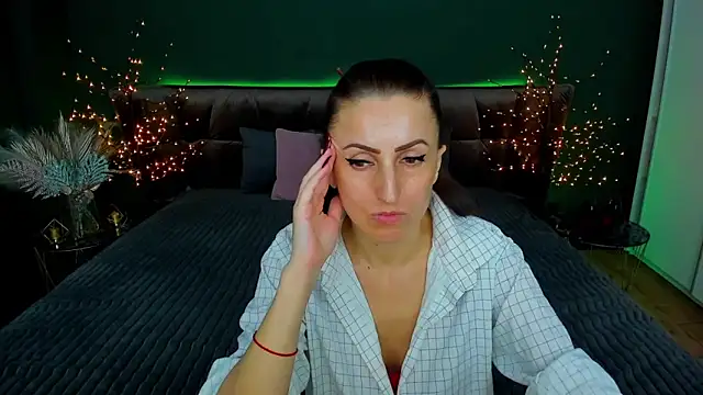 Rebecca Diamond online show from February 2025 12:43:01 PM