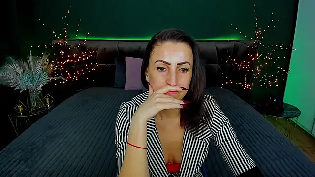 Rebecca Diamond online show from March 2025 12:33:02 PM