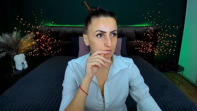 Rebecca Diamond online show from December 2025 06:52:02 AM