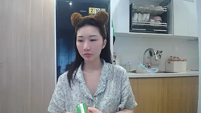 Asiagirll online show from May 2026 01:33:02 AM