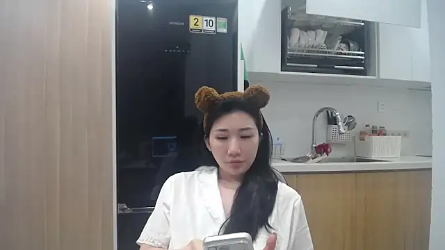 Asiagirll online show from May 2026 12:00:02 PM