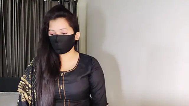 YourLovelyQueen online show from December 2024 08:50:01 PM