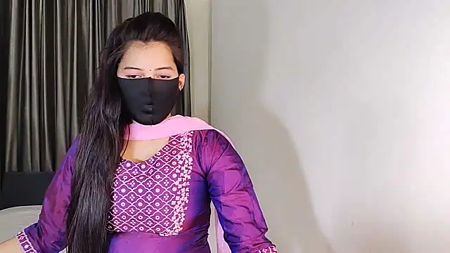 YourLovelyQueen online show from January 2025 05:12:02 PM