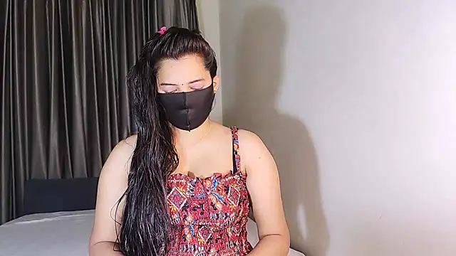 YourLovelyQueen online show from January 2025 05:32:01 PM
