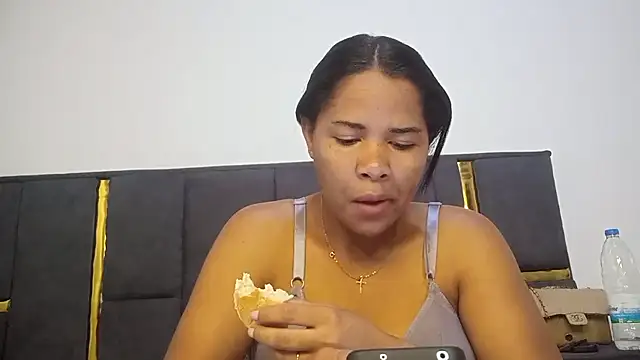 aleixane online show from December 2025 03:35:02 AM