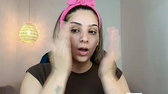 YummyAnna  online show from June 2026 04:33:01 PM