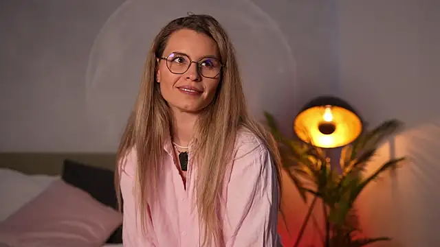 BrandyWhite online show from April 2026 07:03:02 AM