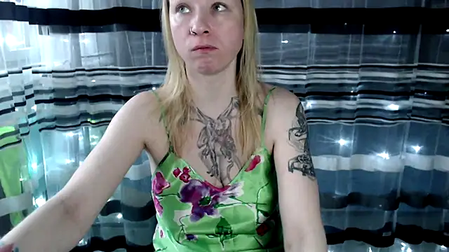 Snapshot of cold_lollipop chatting on February 2025 07:05:01 AM cold lollipop online show from February 2025 07:05:01 AM