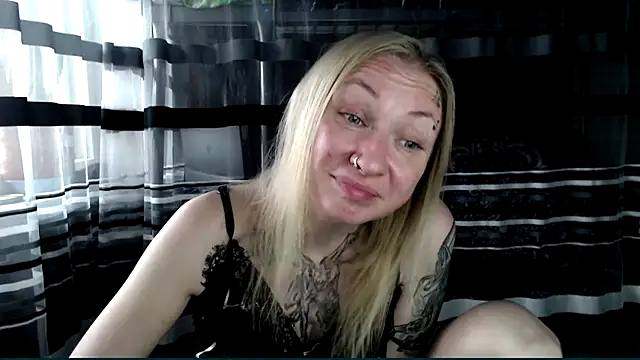 Snapshot of cold_lollipop chatting on September 2025 06:47:02 AM cold lollipop online show from September 2025 06:47:02 AM