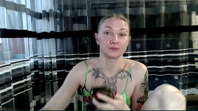 Snapshot of cold_lollipop chatting on November 2025 06:34:01 AM cold lollipop online show from November 2025 06:34:01 AM