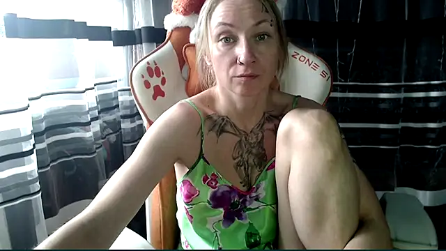 Snapshot of cold_lollipop chatting on May 2026 06:20:01 AM cold lollipop online show from May 2026 06:20:01 AM