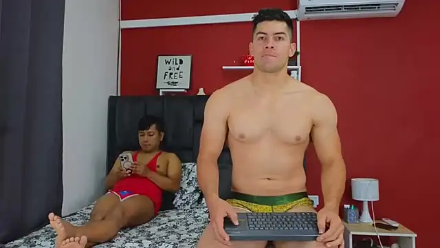 Snapshot of FelipeAndMarcello3 chatting on January 2025 02:35:01 PM FelipeAndMarcello3 online show from January 2025 02:35:01 PM