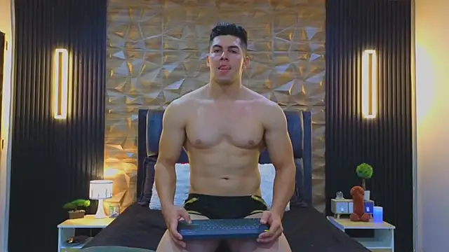 Snapshot of FelipeAndMarcello3 chatting on January 2025 10:01:01 PM FelipeAndMarcello3 online show from January 2025 10:01:01 PM