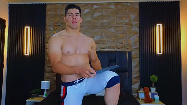 Snapshot of FelipeAndMarcello3 chatting on February 2025 07:51:01 PM FelipeAndMarcello3 online show from February 2025 07:51:01 PM