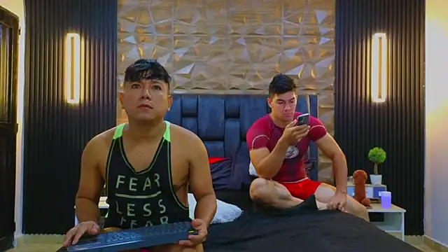 Snapshot of FelipeAndMarcello3 chatting on February 2025 02:37:01 PM FelipeAndMarcello3 online show from February 2025 02:37:01 PM