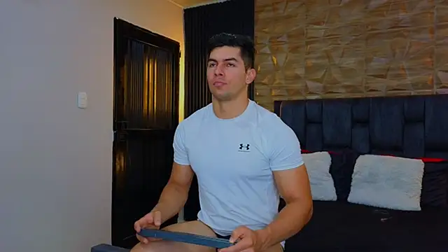 Snapshot of FelipeAndMarcello3 chatting on February 2025 07:13:01 PM FelipeAndMarcello3 online show from February 2025 07:13:01 PM