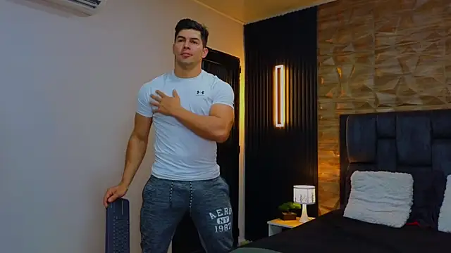 Snapshot of FelipeAndMarcello3 chatting on February 2025 11:09:02 PM FelipeAndMarcello3 online show from February 2025 11:09:02 PM