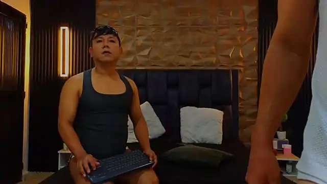 Snapshot of FelipeAndMarcello3 chatting on February 2025 02:16:02 PM FelipeAndMarcello3 online show from February 2025 02:16:02 PM