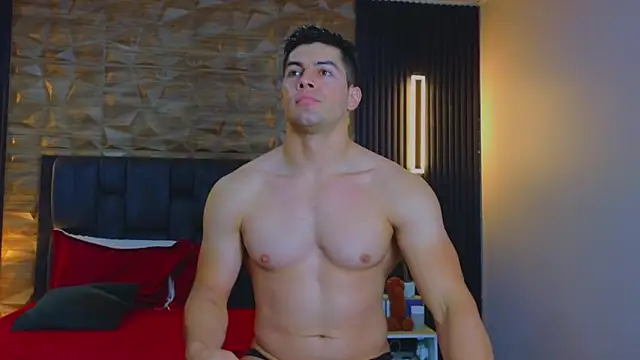 Snapshot of FelipeAndMarcello3 chatting on March 2025 10:39:02 PM FelipeAndMarcello3 online show from March 2025 10:39:02 PM