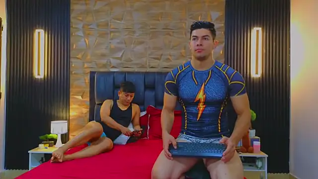 Snapshot of FelipeAndMarcello3 chatting on March 2025 02:33:02 PM FelipeAndMarcello3 online show from March 2025 02:33:02 PM