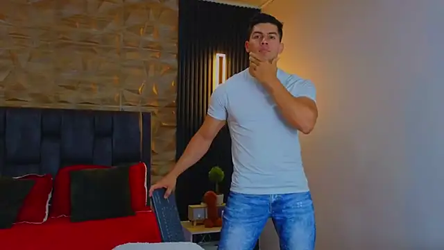 Snapshot of FelipeAndMarcello3 chatting on March 2025 10:38:01 PM FelipeAndMarcello3 online show from March 2025 10:38:01 PM