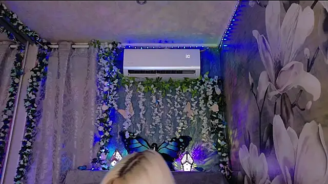 Snapshot of LexY- chatting on February 2025 08:58:01 PM LexY- online show from February 2025 08:58:01 PM