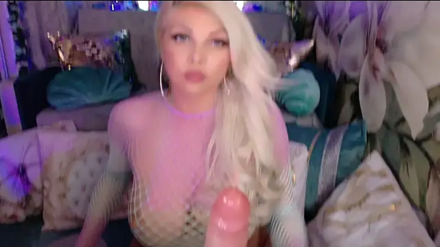 Snapshot of LexY- chatting on March 2025 08:51:01 PM LexY- online show from March 2025 08:51:01 PM