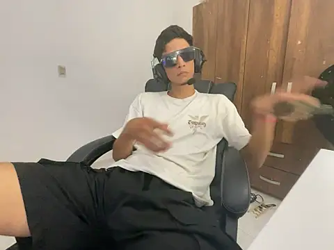 Max TheHorseDick online show from February 2025 03:19:01 AM