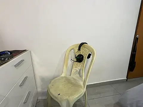 Snapshot of Max_TheHorseDick chatting on May 2026 11:09:01 PM Max TheHorseDick online show from May 2026 11:09:01 PM