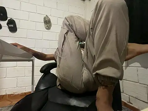 Max TheHorseDick online show from June 2026 01:52:01 AM