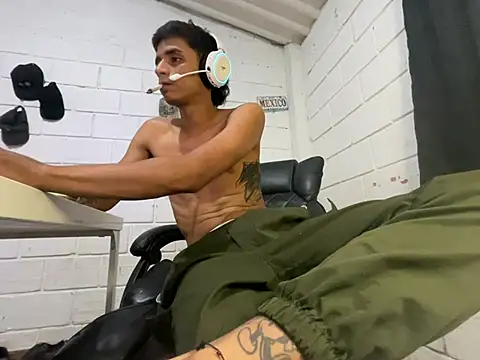 Max TheHorseDick online show from July 2026 04:07:02 AM