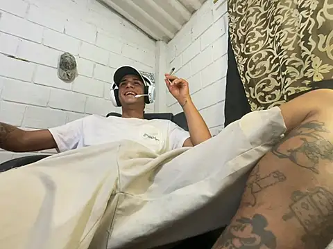 Max TheHorseDick online show from July 2026 02:21:01 AM