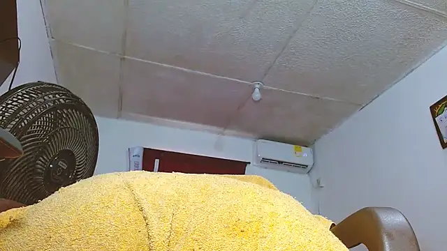 Snapshot of THAKIANYSBIGCOCK chatting on March 2025 04:29:02 PM THAKIANYSBIGCOCK online show from March 2025 04:29:02 PM