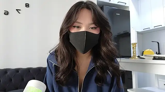 Snapshot of TammiLou chatting on January 2025 07:43:02 AM TammiLou online show from January 2025 07:43:02 AM