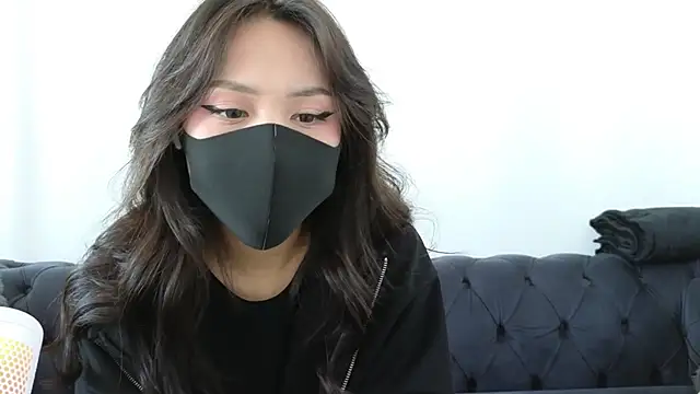 Snapshot of TammiLou chatting on January 2025 07:35:01 AM TammiLou online show from January 2025 07:35:01 AM