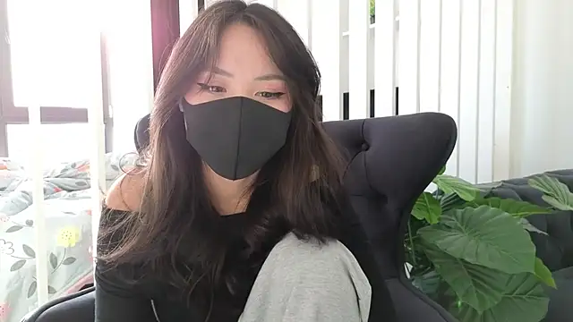 Snapshot of TammiLou chatting on January 2025 01:02:01 PM TammiLou online show from January 2025 01:02:01 PM