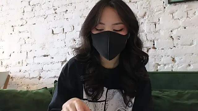 Snapshot of TammiLou chatting on February 2025 07:29:01 AM TammiLou online show from February 2025 07:29:01 AM