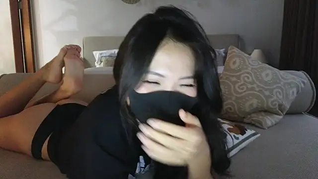 Snapshot of TammiLou chatting on February 2025 10:52:01 AM TammiLou online show from February 2025 10:52:01 AM