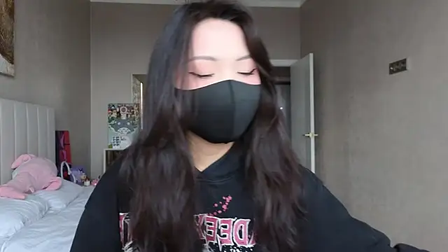 Snapshot of TammiLou chatting on September 2025 06:15:02 AM TammiLou online show from September 2025 06:15:02 AM