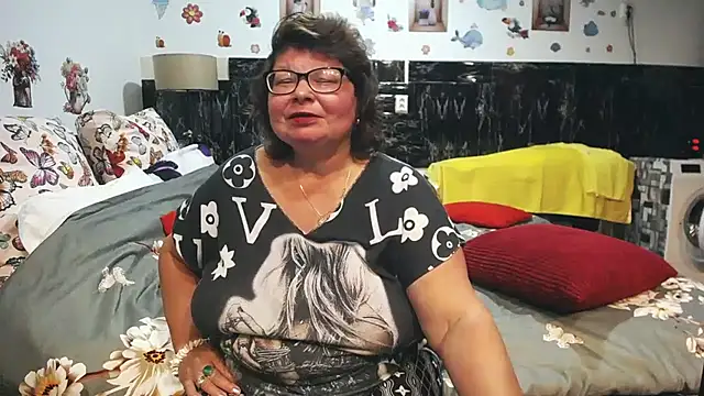 SweetMommaX online show from April 2026 06:20:01 PM