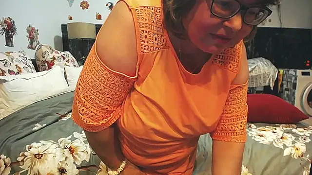 SweetMommaX online show from April 2026 08:03:02 PM