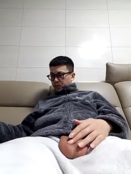 Snapshot of Ssk10N chatting on February 2025 05:39:02 PM Ssk10N online show from February 2025 05:39:02 PM