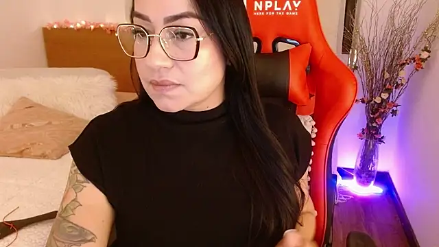 lucy luu  online show from December 2024 01:32:01 AM