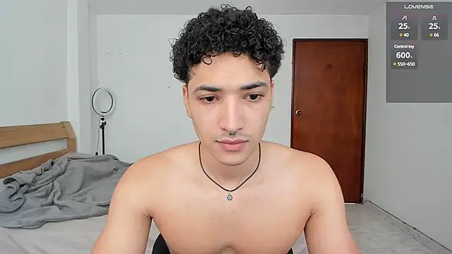 Snapshot of MitchellXD chatting on December 2024 02:22:02 PM MitchellXD online show from December 2024 02:22:02 PM