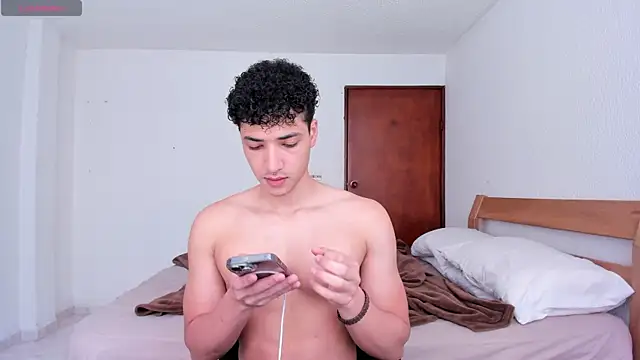 Snapshot of MitchellXD chatting on February 2025 03:39:01 PM MitchellXD online show from February 2025 03:39:01 PM