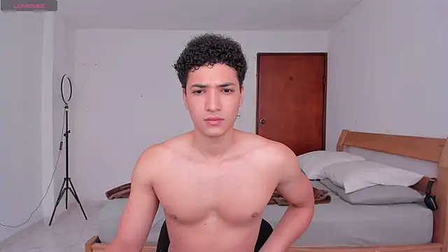 Snapshot of MitchellXD chatting on March 2025 02:43:02 PM MitchellXD online show from March 2025 02:43:02 PM