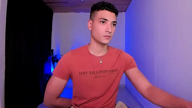 Snapshot of MitchellXD chatting on December 2025 01:21:02 AM MitchellXD online show from December 2025 01:21:02 AM