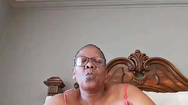 Snapshot of SEXYBOOBSNASS chatting on February 2025 06:57:01 AM SEXYBOOBSNASS online show from February 2025 06:57:01 AM