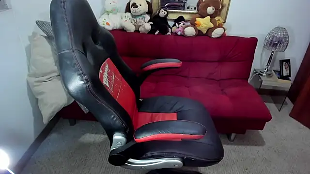 Snapshot of NicolettColin chatting on December 2024 10:51:01 PM NicolettColin online show from December 2024 10:51:01 PM