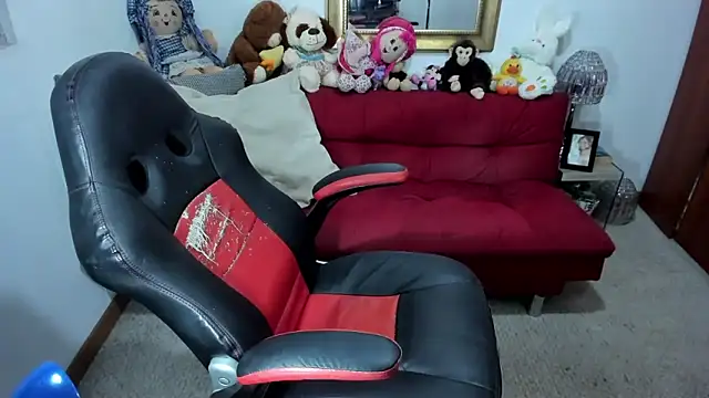 Snapshot of NicolettColin chatting on January 2025 12:46:01 AM NicolettColin online show from January 2025 12:46:01 AM